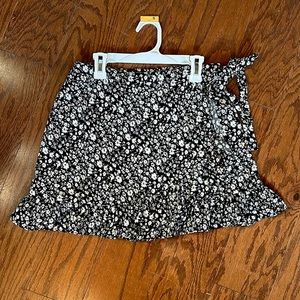 L.A Hearts by Pac Sun, black and floral skirt, size small